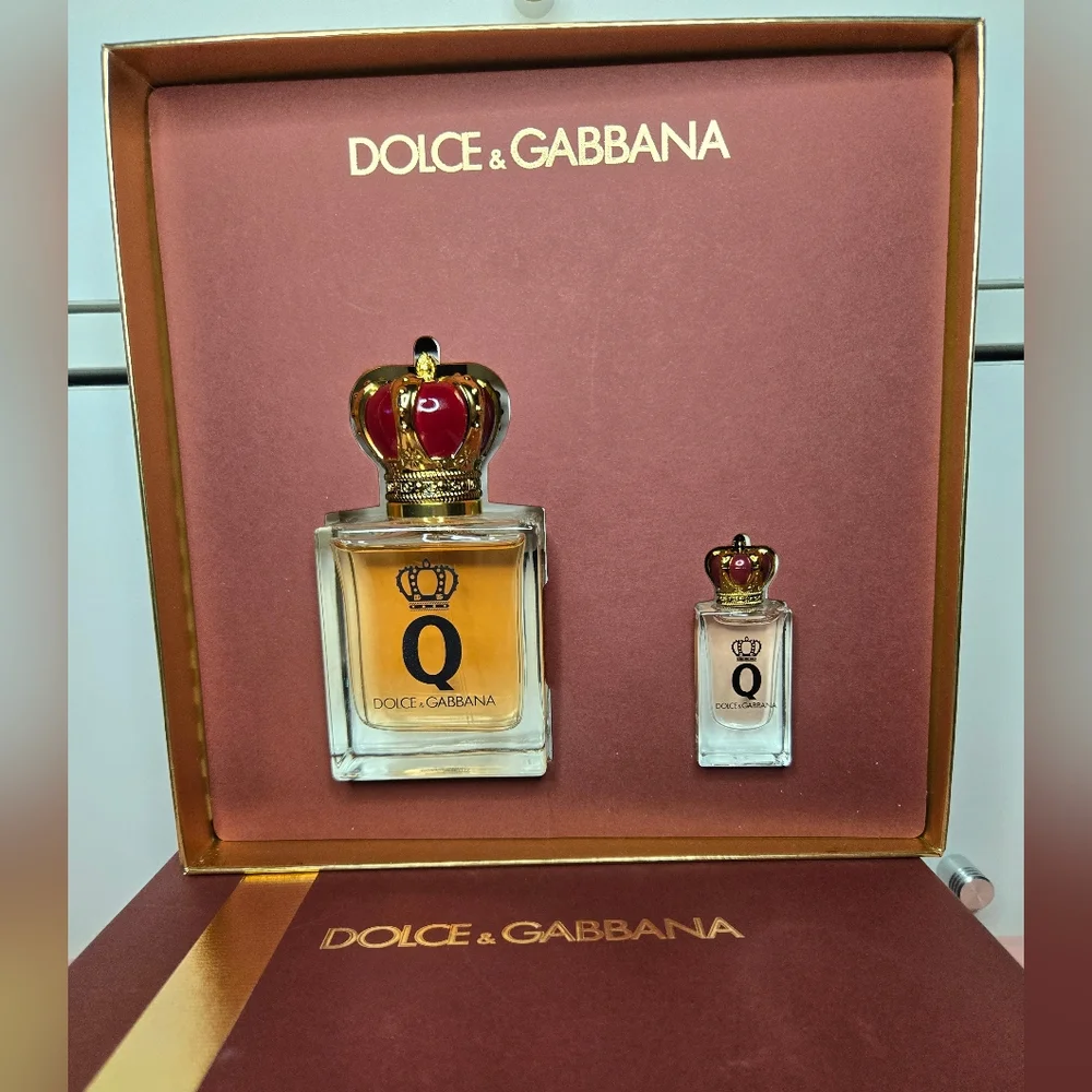 SALE❤️ Q by Dolce & Gabbana Set - Picture 1 of 4
